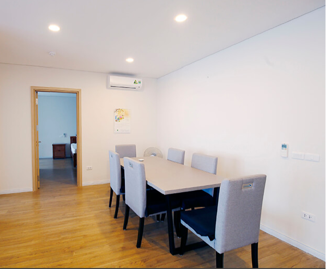 High floor 3 bedroom apartment for rent in Mipec Tower, Long Bien 