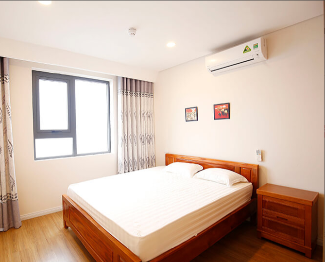 High floor 3 bedroom apartment for rent in Mipec Tower, Long Bien 