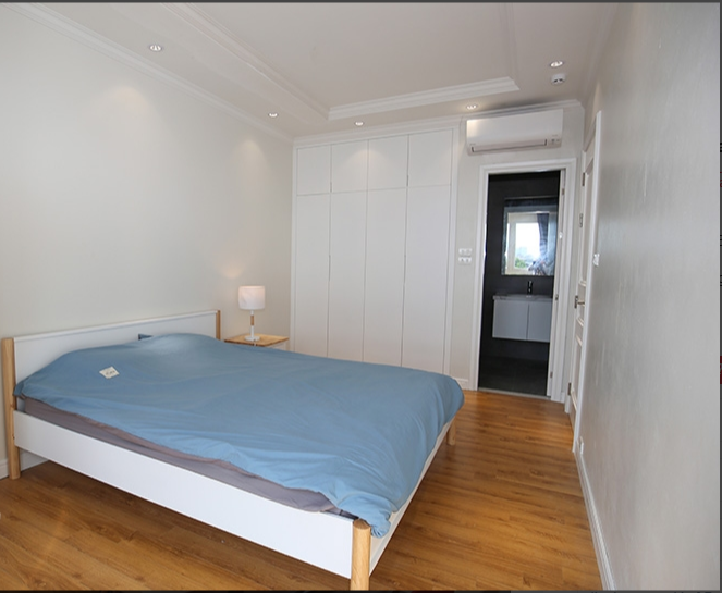 Brand new 3 bedroom apartment in Long Bien with small swimming pool 