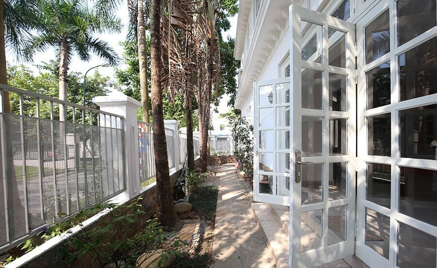 Fully furnished villa in block D- Ciputra 