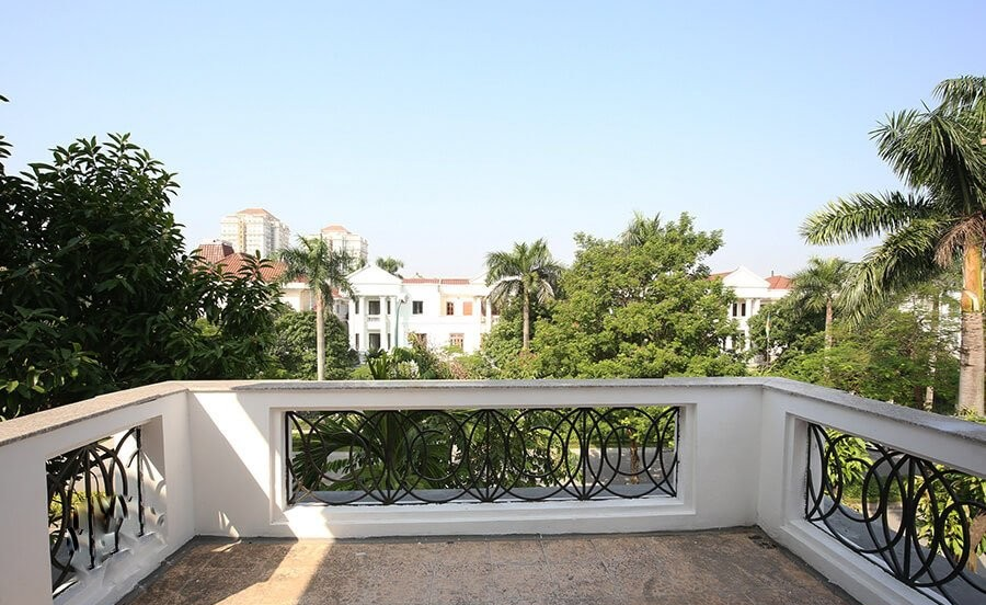 Fully furnished villa in block D- Ciputra 