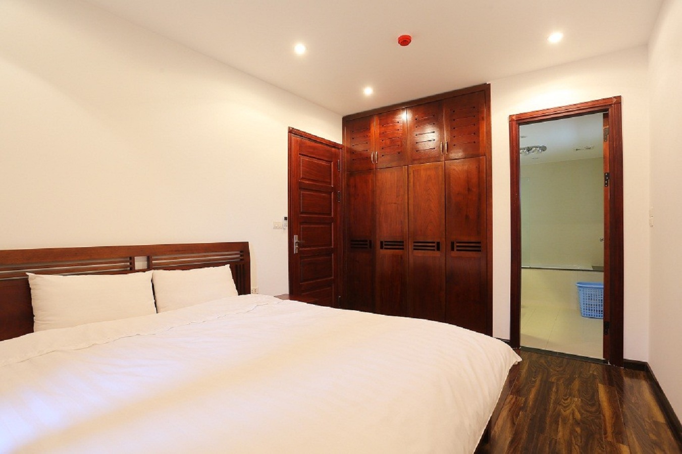 Brand new 02 bedrooms apartment 
