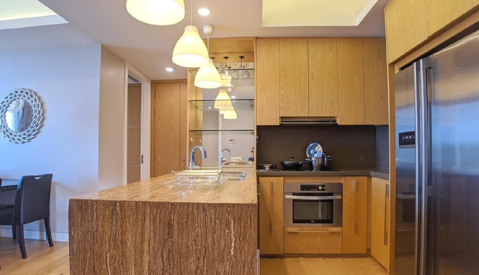 Spacious and modern furnished apartment 