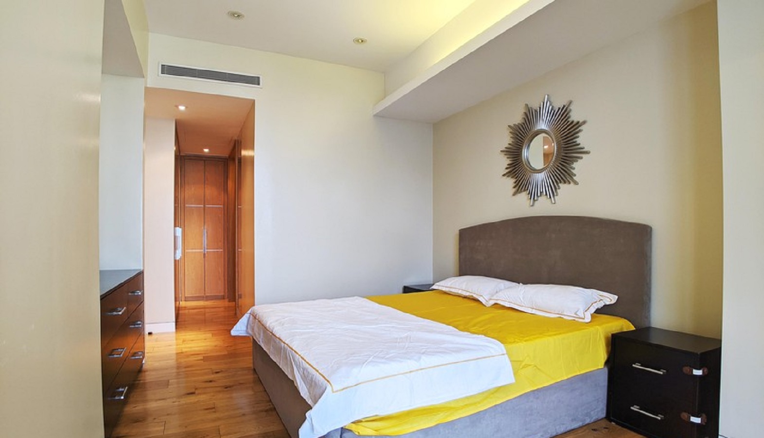 Spacious and modern furnished apartment 