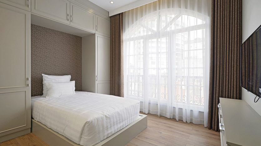 Luxury apartment in Hoa Ma Str. 