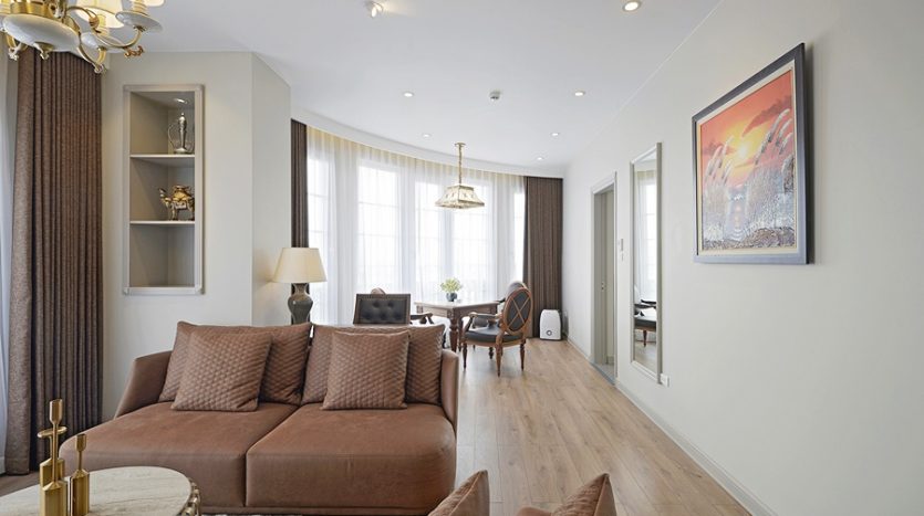 Luxury apartment in Hoa Ma Str. 