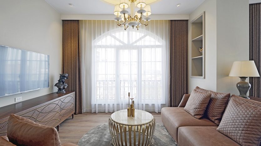 Luxury apartment in Hoa Ma Str. 