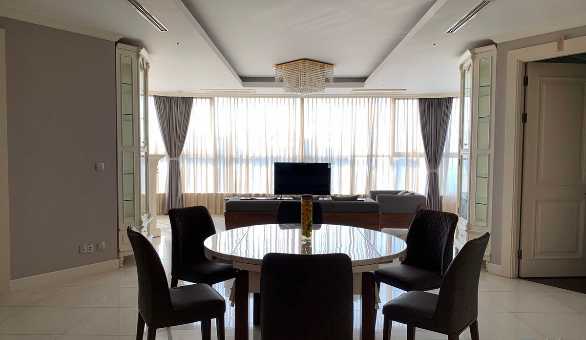 Big 3-bedroom apartment for rent 