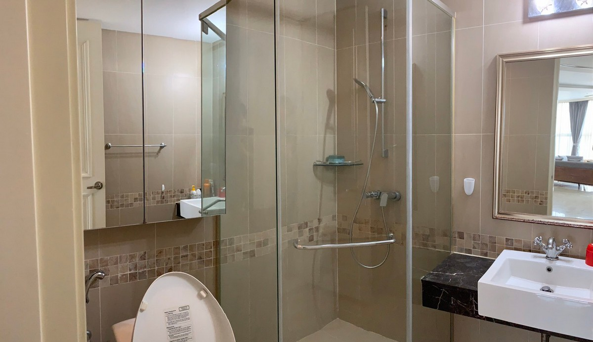 Big 3-bedroom apartment for rent 