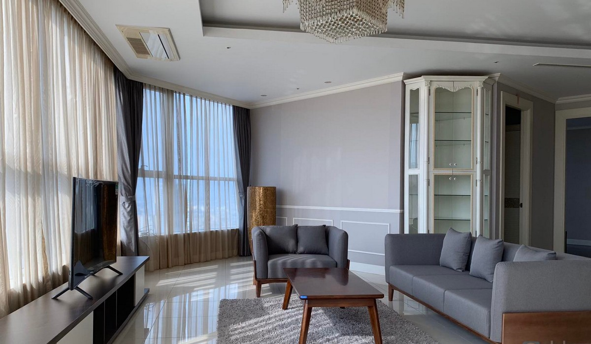 Big 3-bedroom apartment for rent