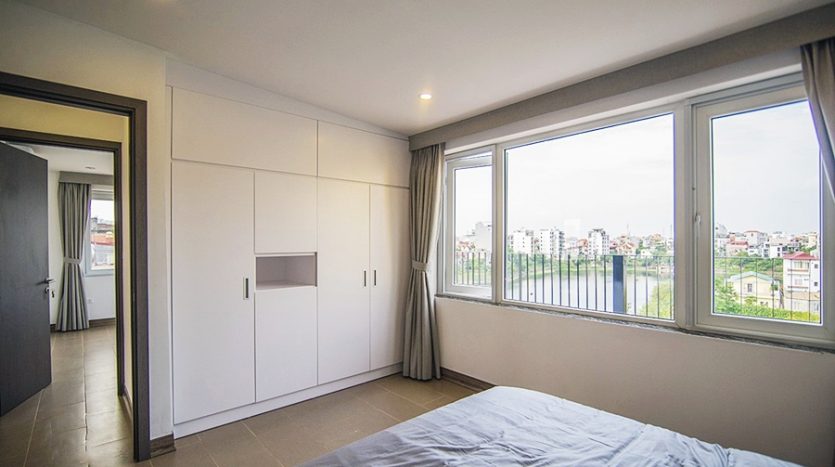 Lake view serviced apartment with 03 bedrooms for rent on the To Ngoc Van street, Tay Ho district, Ha Noi city 