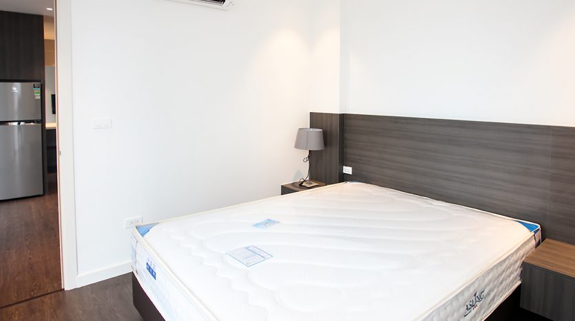 Bright apartment for rent in Tay Ho 