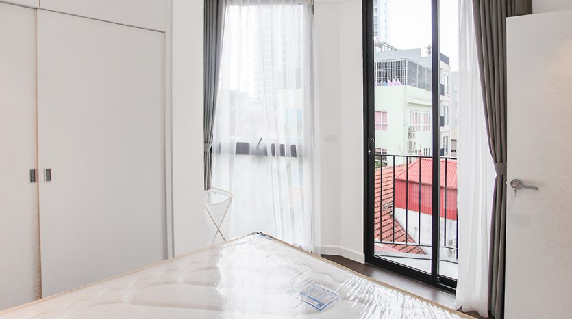 Bright apartment for rent in Tay Ho 