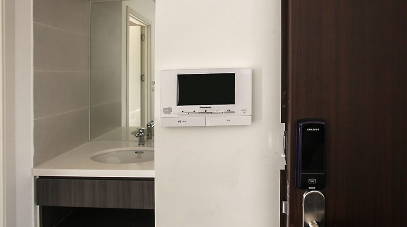 Bright apartment for rent in Tay Ho 