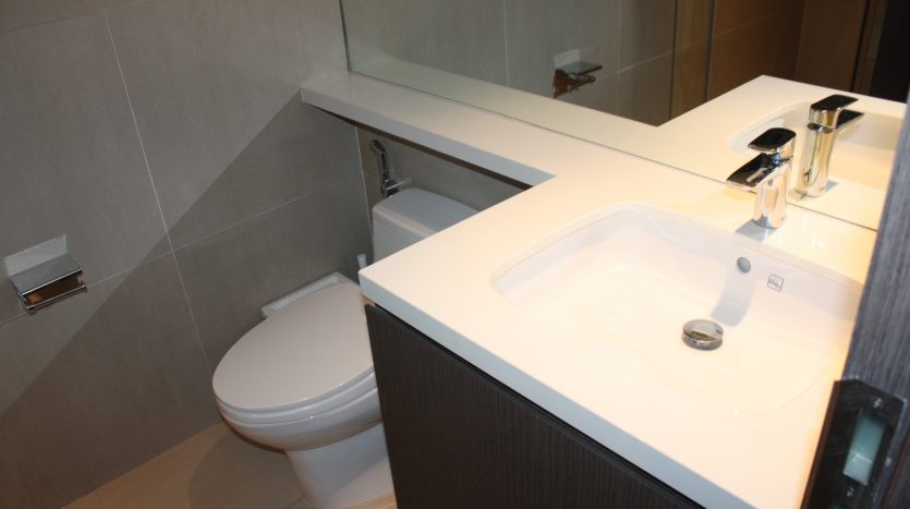 Nice serviced apartment with 02 bedrooms 