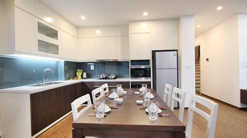 Bright, airy, modern 2 bedroom apartment 