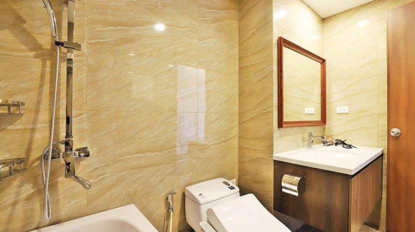 Modern 2 bedroom apartment in Tay Ho Str. 