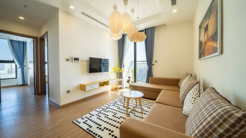 Spacious lake view apartment for rent 