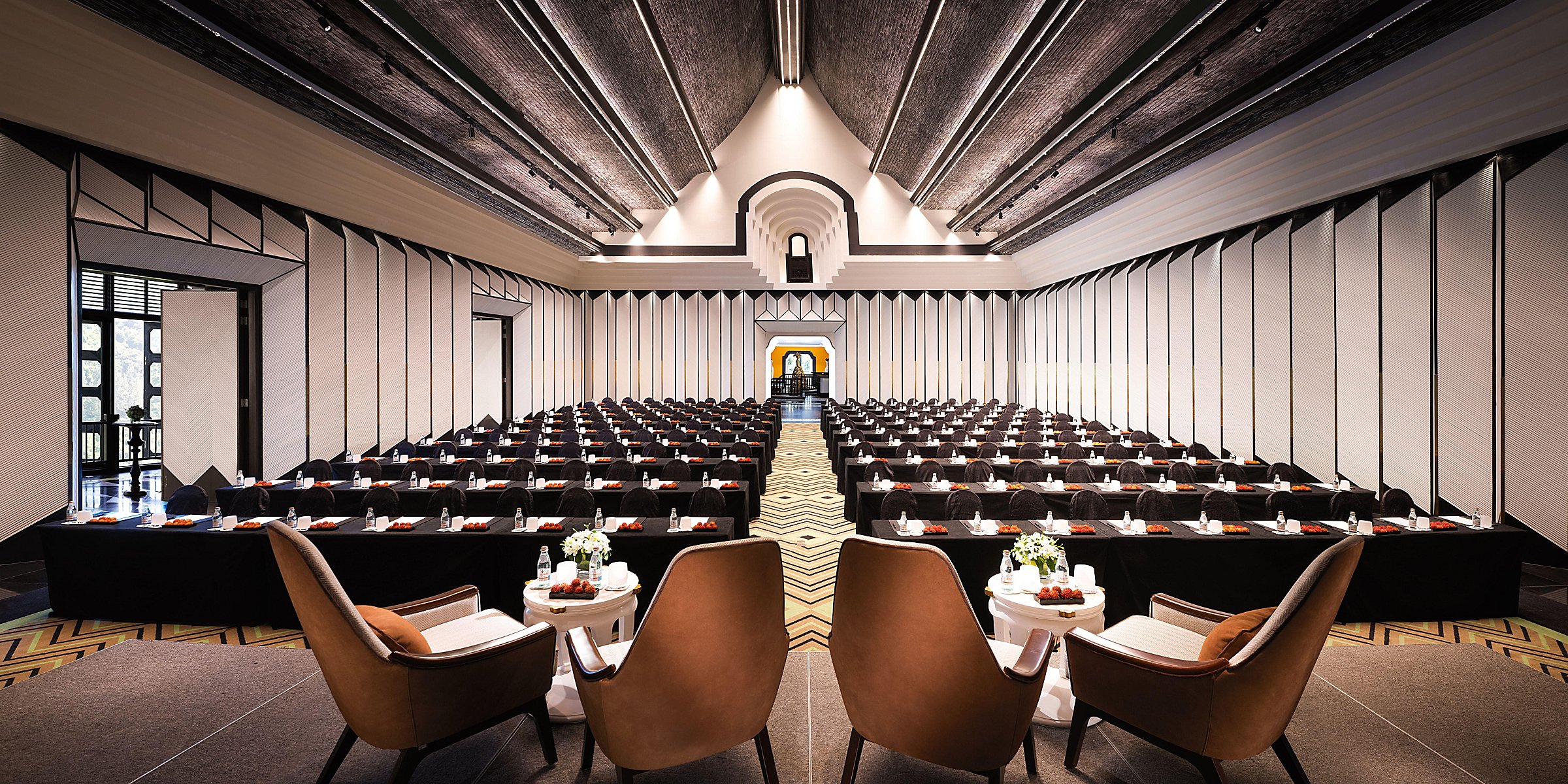 CONFERENCE & MEETING